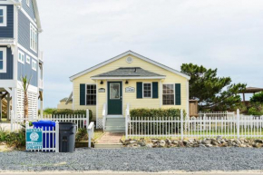 Ivy Cottage by Oak Island Accommodations